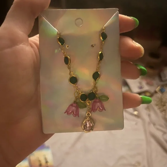 NEW Tulip Necklace - Picture 2 of 5